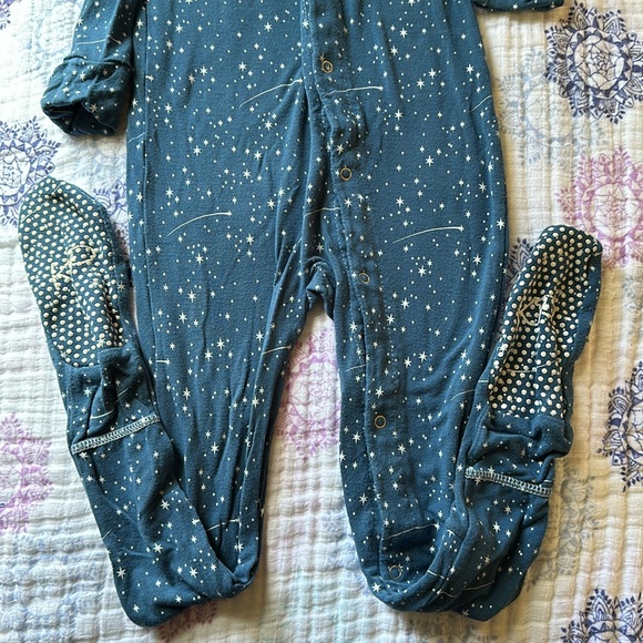 Kickee pants footie pjs with hand covers! Size 4T - Picture 3 of 5